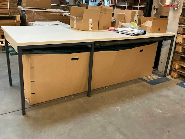 Bureautafel - afbeelding 1 van  4