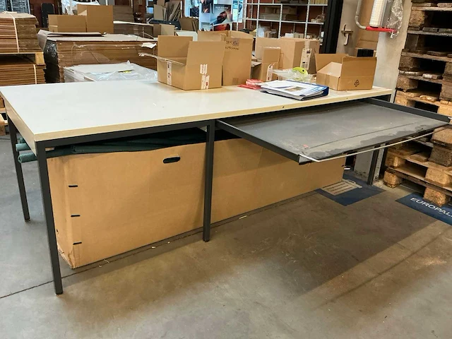 Bureautafel - afbeelding 2 van  4