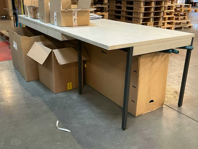Bureautafel - afbeelding 4 van  4