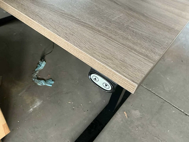 Bureautafel - afbeelding 4 van  4
