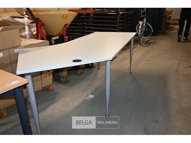 Bureautafel - afbeelding 3 van  4