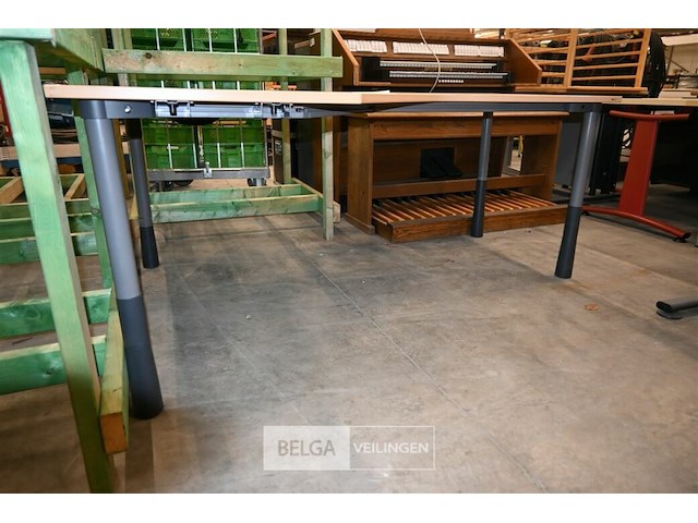 Bureautafel - afbeelding 4 van  5