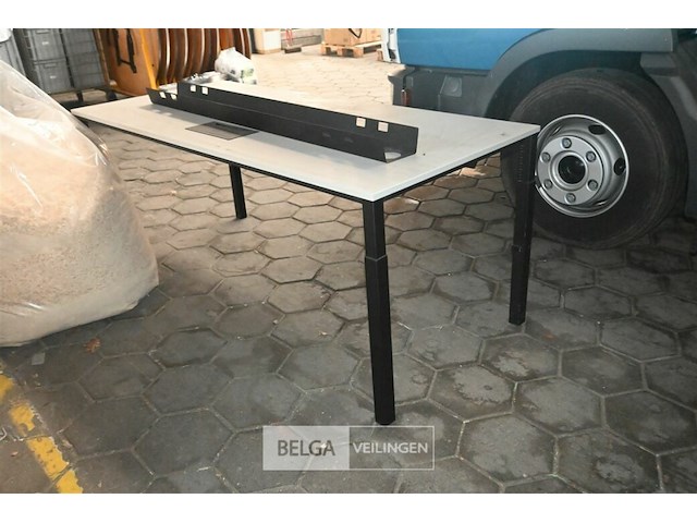 Bureautafel - afbeelding 3 van  4