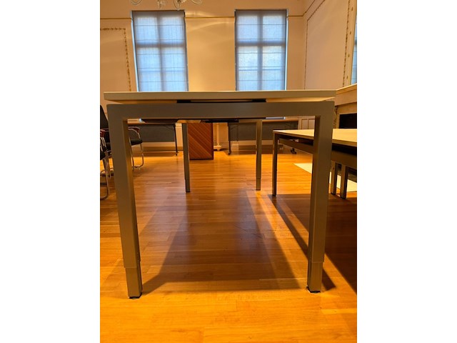 Bureautafel - afbeelding 1 van  3
