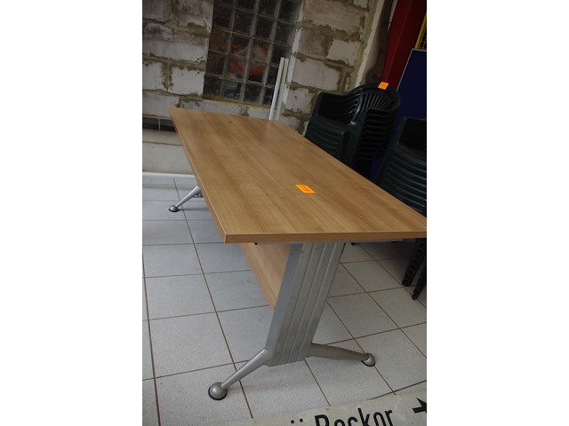 Bureautafel - afbeelding 1 van  2