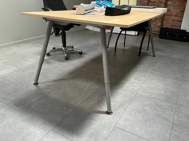 Bureautafel - afbeelding 1 van  1