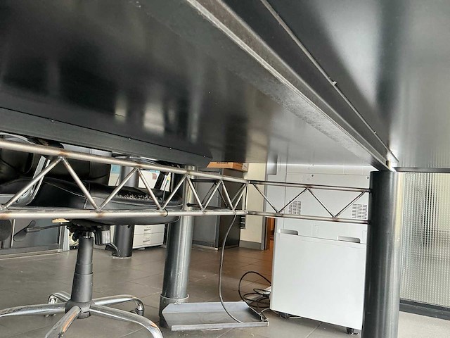 Bureautafel - afbeelding 4 van  8