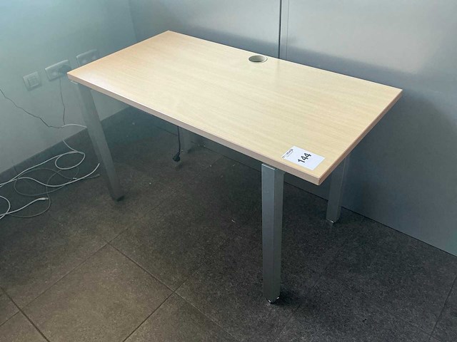 Bureautafel - afbeelding 1 van  5