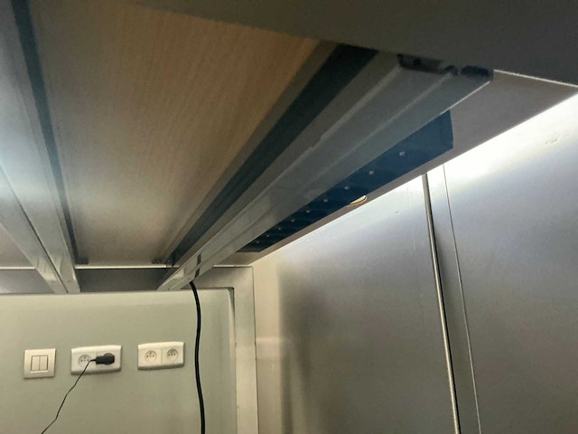 Bureautafel - afbeelding 5 van  5