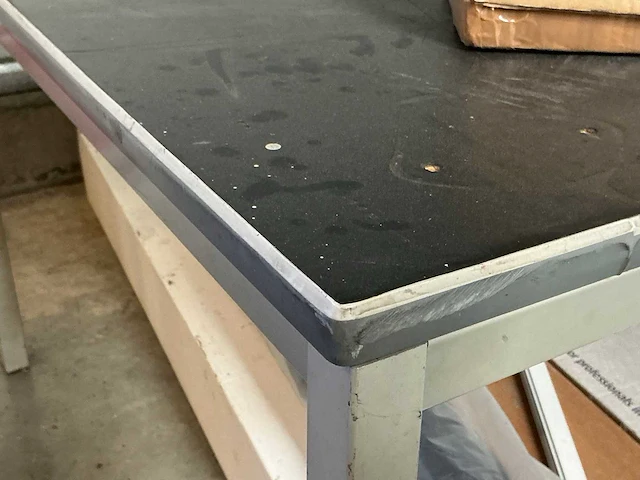 Bureautafel - afbeelding 2 van  2