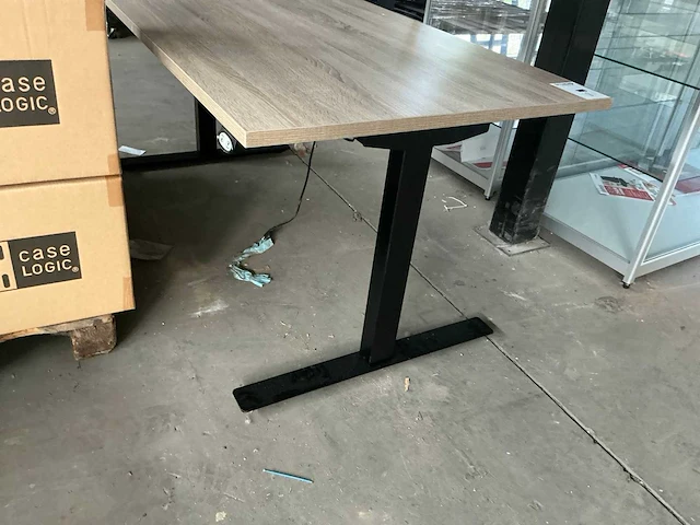 Bureautafel - afbeelding 3 van  4