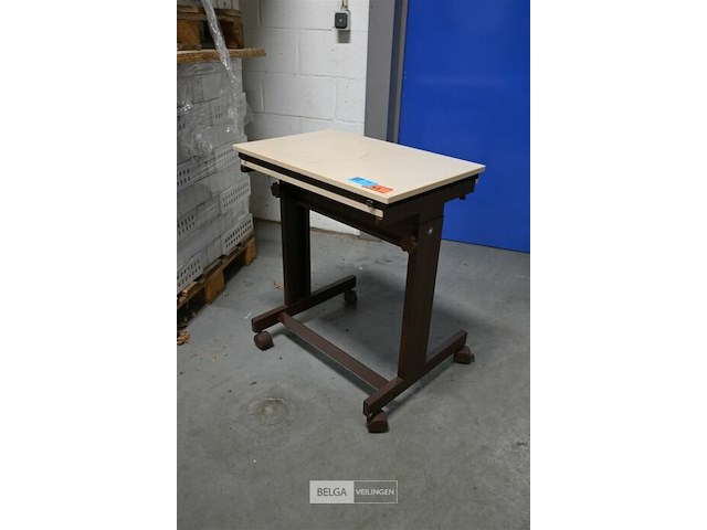 Bureautafeltje - afbeelding 1 van  4