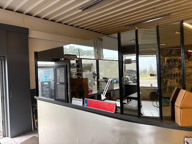 Bureel + bijhorende kasten - afbeelding 6 van  8