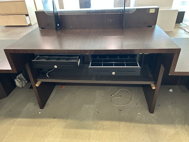 Bureel / kassa meubel - afbeelding 2 van  8