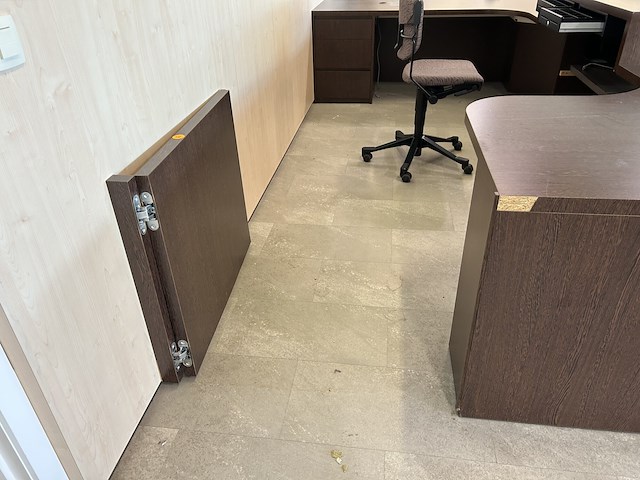 Bureel / kassa meubel - afbeelding 6 van  8