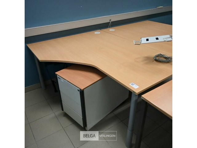Bureel met ladeblok - afbeelding 1 van  2