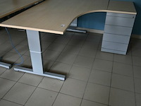 Bureel met ladenblok - afbeelding 1 van  1