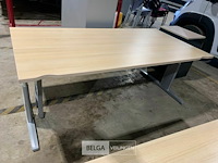 Bureel met metalen onderstel afm h (verstelbaar) - afbeelding 1 van  2