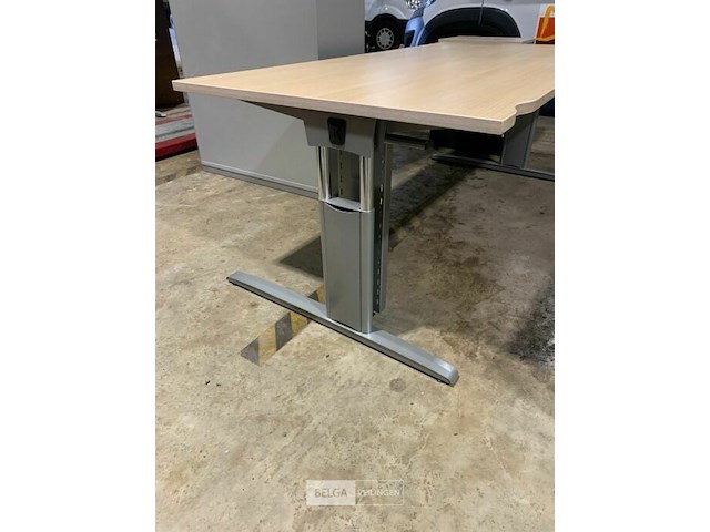 Bureel met metalen onderstel afm h (verstelbaar) - afbeelding 2 van  2