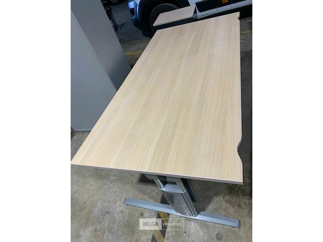 Bureel met metalen onderstel - afbeelding 2 van  2