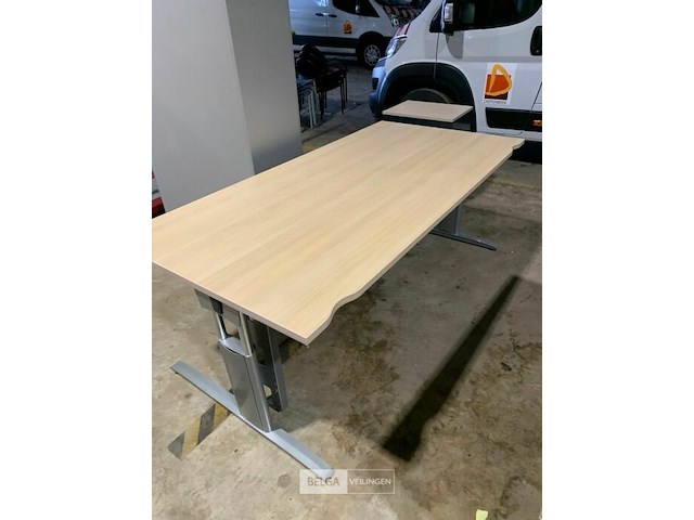 Bureel met metalen onderstel - afbeelding 1 van  1