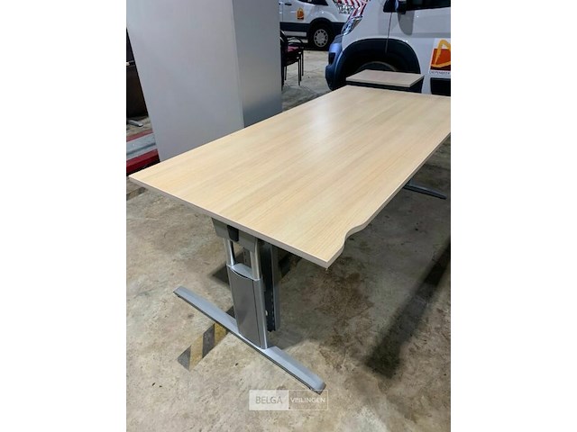 Bureel met metalen onderstel - afbeelding 2 van  2