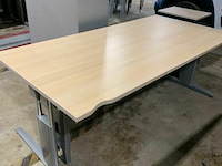 Bureel met metalen onderstel - afbeelding 1 van  2