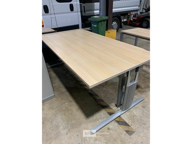 Bureel met metalen onderstel - afbeelding 2 van  2