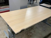 Bureel met metalen onderstel - afbeelding 2 van  2