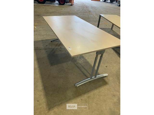 Bureel met metalen onderstel - afbeelding 1 van  2