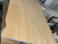 Bureel met metalen onderstel - afbeelding 1 van  1