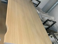 Bureel met metalen onderstel - afbeelding 1 van  1