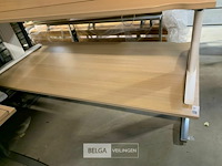 Bureel met metalen onderstel - afbeelding 1 van  1