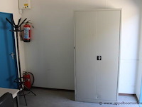 Bureelcontainer pl 6x3, vv dagramen, 2 deuren, keukentje, ijskastje, tafels, 2 stoelen, radiator - afbeelding 6 van  6