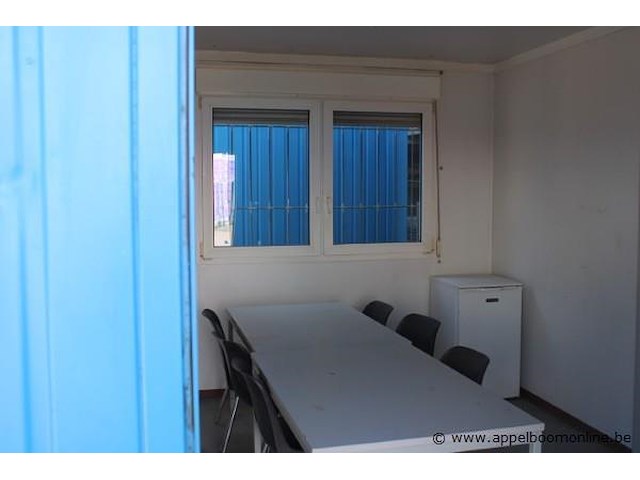 Bureelcontainer plm 3x4 vv dagramen, 2 tafels, 6 stoelen, kast en koelkastje - afbeelding 3 van  5