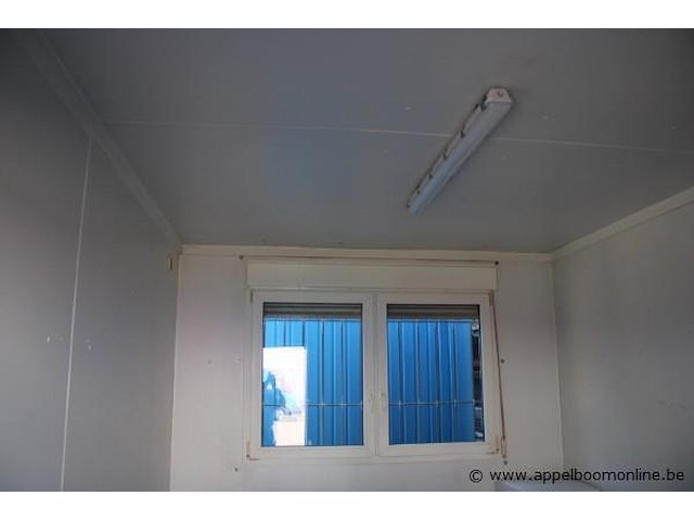 Bureelcontainer plm 3x4 vv dagramen, 2 tafels, 6 stoelen, kast en koelkastje - afbeelding 5 van  5