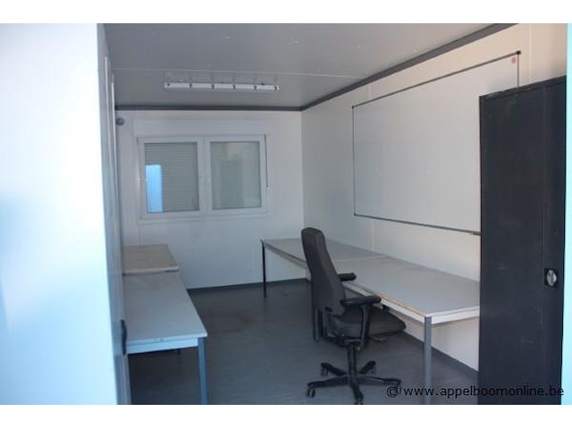 Bureelcontainer plm 6x3m, dagramen, 4 tafels, 2 kasten en stoel - afbeelding 3 van  6