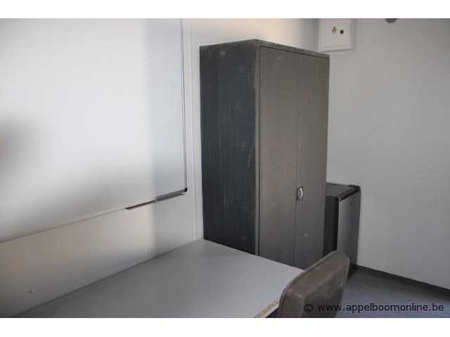 Bureelcontainer plm 6x3m, dagramen, 4 tafels, 2 kasten en stoel - afbeelding 4 van  6