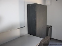 Bureelcontainer plm 6x3m, dagramen, 4 tafels, 2 kasten en stoel - afbeelding 4 van  6