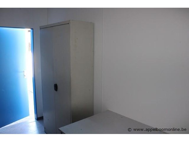 Bureelcontainer plm 6x3m, dagramen, 4 tafels, 2 kasten en stoel - afbeelding 5 van  6