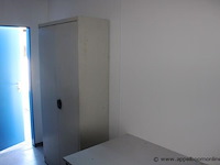 Bureelcontainer plm 6x3m, dagramen, 4 tafels, 2 kasten en stoel - afbeelding 5 van  6