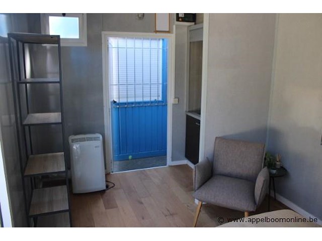 Bureelcontainer plm 6x3m, dagramen en grote raam, keukentje en ingericht als ontvangsttuimre - afbeelding 8 van  8