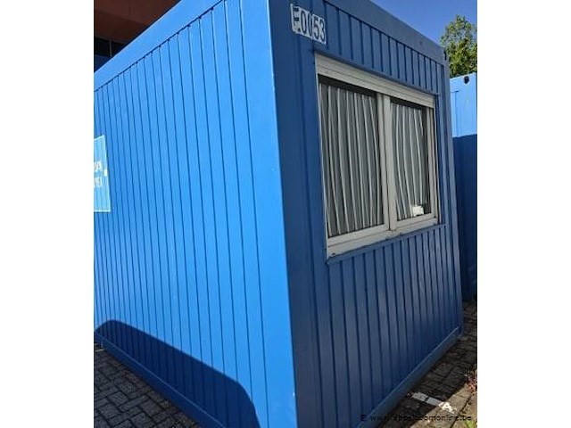 Bureelcontainer plm 6x3m, dagramen, tafel, kast, ijskastje en radiator - afbeelding 2 van  8