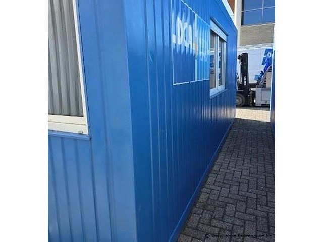 Bureelcontainer plm 6x3m, dagramen, tafel, kast, ijskastje en radiator - afbeelding 4 van  8