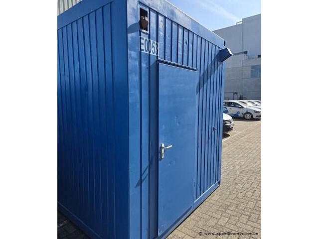 Bureelcontainer plm 6x3m, dagramen, tafel, kast, ijskastje en radiator - afbeelding 5 van  8