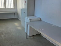 Bureelcontainer plm 6x3m, dagramen, tafel, kast, ijskastje en radiator - afbeelding 6 van  8