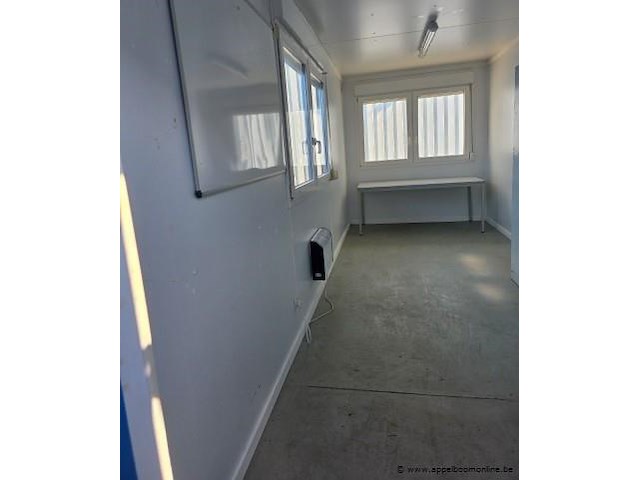 Bureelcontainer plm 6x3m, dagramen, tafel, kast, ijskastje en radiator - afbeelding 7 van  8