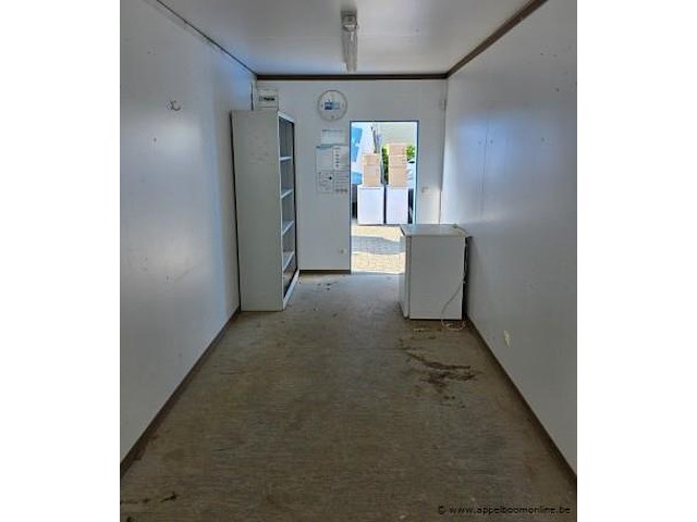 Bureelcontainer plm 6x3m, dagramen, tafel, kast, ijskastje en radiator - afbeelding 9 van  9