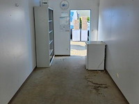Bureelcontainer plm 6x3m, dagramen, tafel, kast, ijskastje en radiator - afbeelding 9 van  9