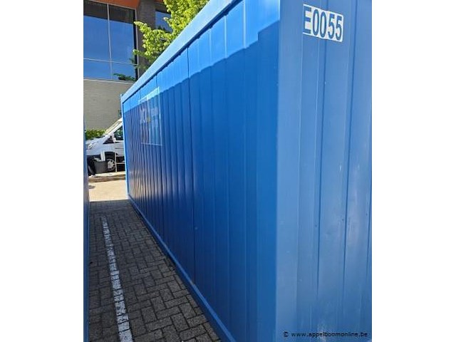 Bureelcontainer plm 6x3m, dagramen, tafel, kast, ijskastje en radiator - afbeelding 5 van  10